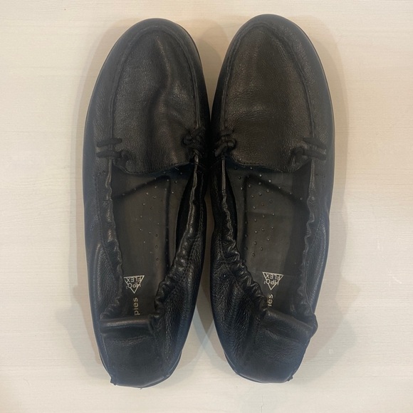 Hush Puppies Loafers Euc - Picture 1 of 10